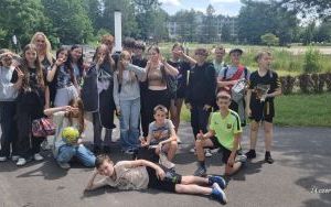 Klasa 6b - pani Plaza,  Milena, Emilka, Zuzia, Julka, Laura, Daniel, Rafał, Oliver, Laura, Maja, Julka, Maja, Piotrek, Kacper, Michał, Artur, Martyna, Alan, Kamil, Jakub.