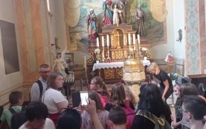 Wnętrze bazyliki w Wadowicach